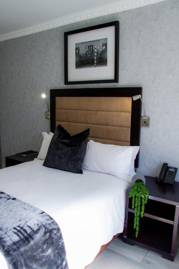 Q'S Boutique Stay Standerton エクステリア 写真