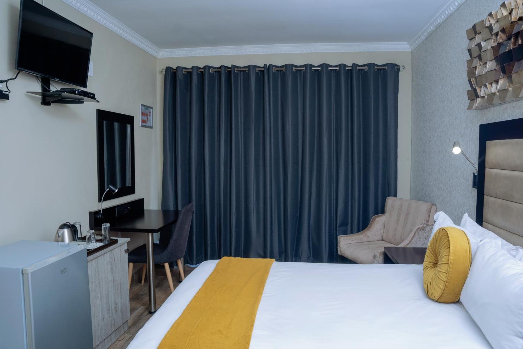 Q'S Boutique Stay Standerton エクステリア 写真
